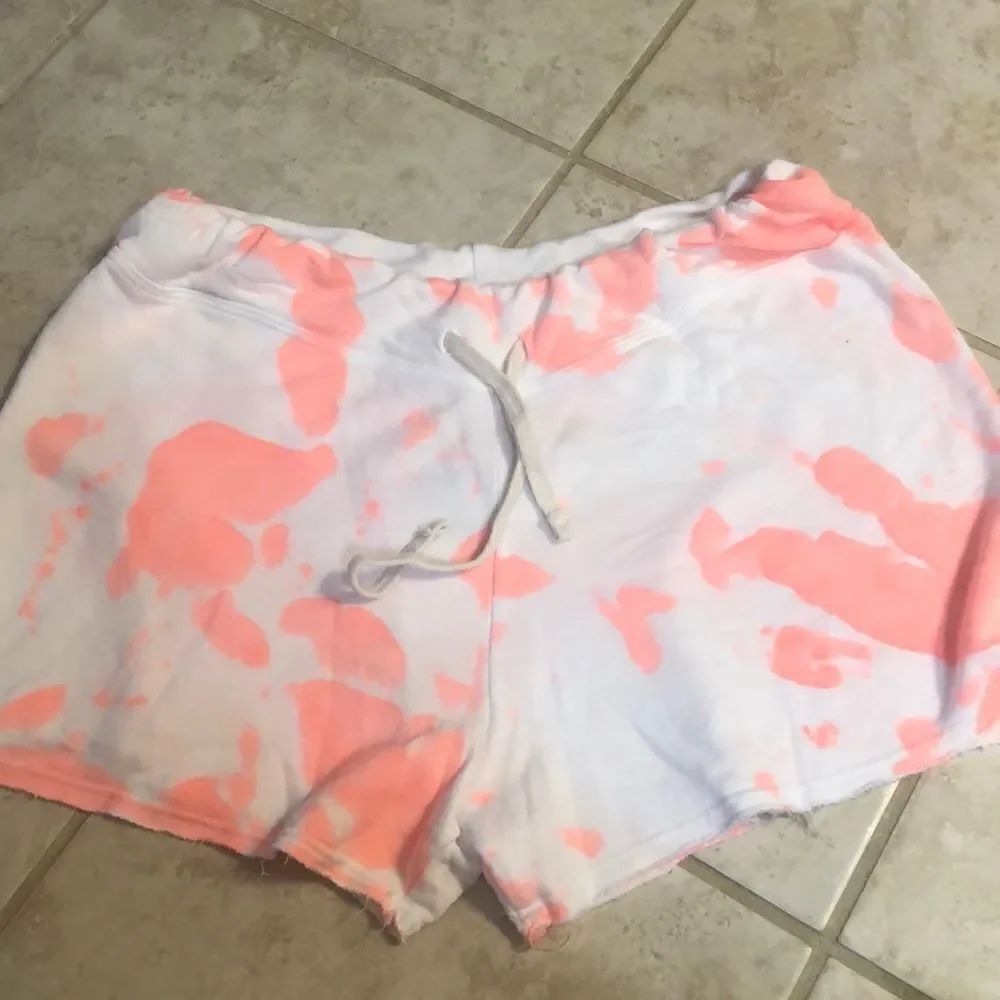 NWT Sundry Pop of Peach Tie Dye Shorts